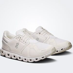 On Running Cloud 6 White | White
Women size 8  gently used